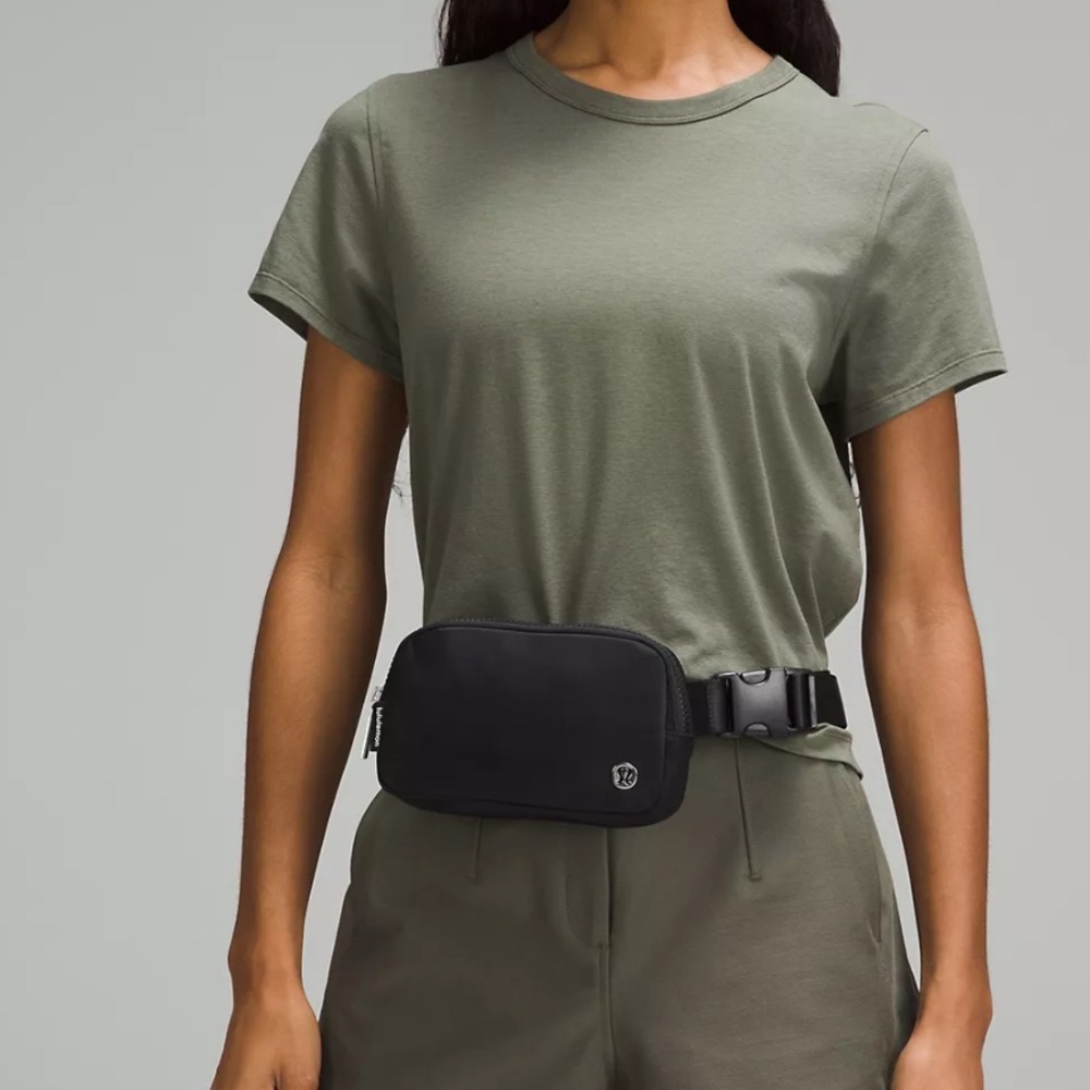 NWT Lululemon Everywhere Belt Bag 1L Black